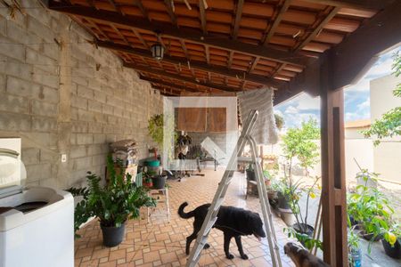 Casa à venda com 242m², 2 quartos e 6 vagasÁrea de Serviço