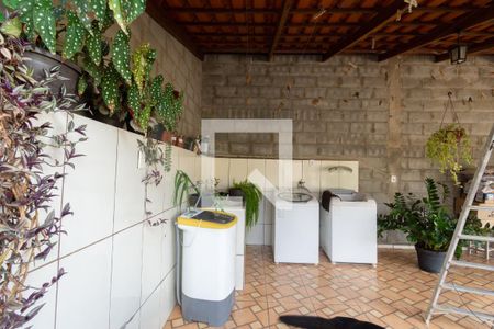 Casa à venda com 242m², 2 quartos e 6 vagasÁrea de Serviço