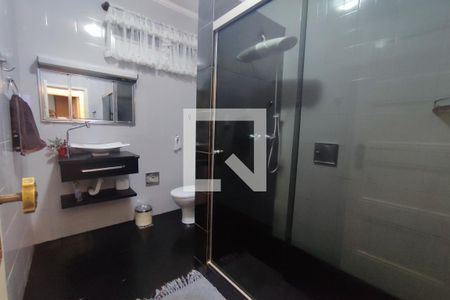Casa de condomínio para alugar com 300m², 3 quartos e 1 vaga Casa de condomínio para alugar com 300m², 3 quartos e 1 vagaBanheiro 2