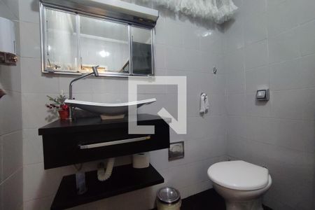 Casa de condomínio para alugar com 300m², 3 quartos e 1 vaga Casa de condomínio para alugar com 300m², 3 quartos e 1 vagaBanheiro 2