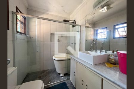 Casa à venda com 180m², 3 quartos e 2 vagas Casa à venda com 180m², 3 quartos e 2 vagasBanheiro da Suíte