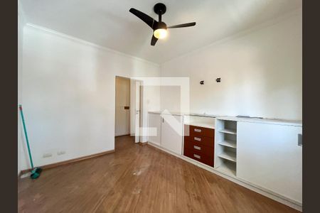 Casa à venda com 180m², 3 quartos e 2 vagas Casa à venda com 180m², 3 quartos e 2 vagasSuite