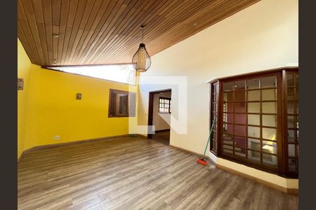 Sala de TV de casa à venda com 3 quartos, 180m² em Planalto Paulista, São Paulo