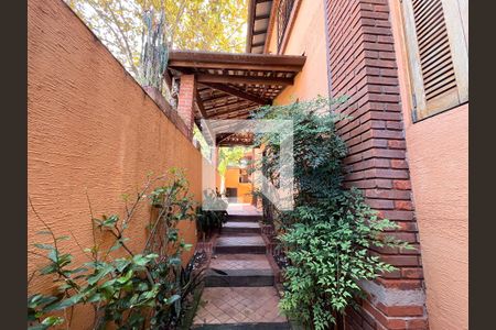 Casa à venda com 180m², 3 quartos e 2 vagas Casa à venda com 180m², 3 quartos e 2 vagasEntrada