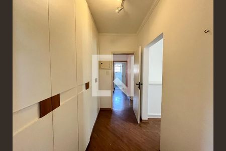 Casa à venda com 180m², 3 quartos e 2 vagas Casa à venda com 180m², 3 quartos e 2 vagasCloset da Suíte