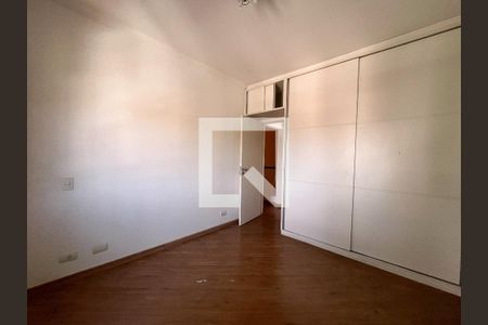 Casa à venda com 180m², 3 quartos e 2 vagas Casa à venda com 180m², 3 quartos e 2 vagasQuarto 3