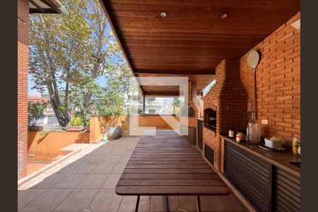 Casa à venda com 180m², 3 quartos e 2 vagas Casa à venda com 180m², 3 quartos e 2 vagasChurrasqueira