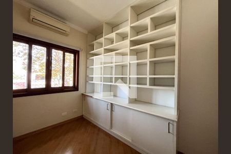 Casa à venda com 180m², 3 quartos e 2 vagas Casa à venda com 180m², 3 quartos e 2 vagasQuarto 2