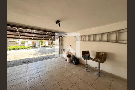 Casa à venda com 180m², 3 quartos e 2 vagas Casa à venda com 180m², 3 quartos e 2 vagasGaragem