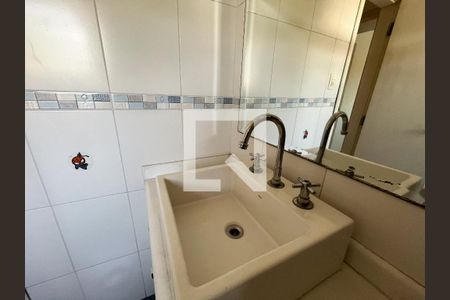 Casa à venda com 180m², 3 quartos e 2 vagas Casa à venda com 180m², 3 quartos e 2 vagasBanheiro Corredor