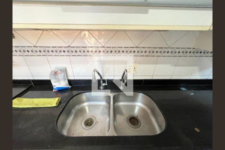 Casa à venda com 180m², 3 quartos e 2 vagas Casa à venda com 180m², 3 quartos e 2 vagasCozinha