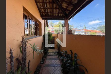 Casa à venda com 180m², 3 quartos e 2 vagas Casa à venda com 180m², 3 quartos e 2 vagasEntrada