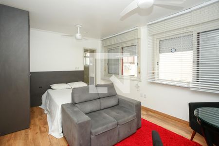 Sala/ quarto  de apartamento para alugar com 1 quarto, 28m² em São João, Porto Alegre