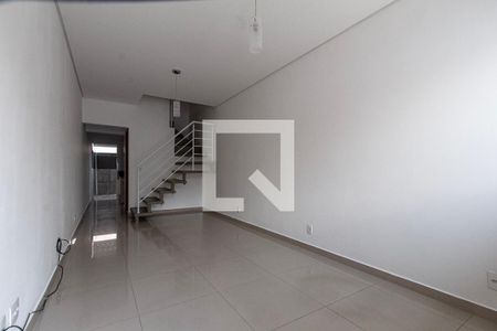 Sala de casa para alugar com 2 quartos, 64m² em Vila Jardini, Sorocaba