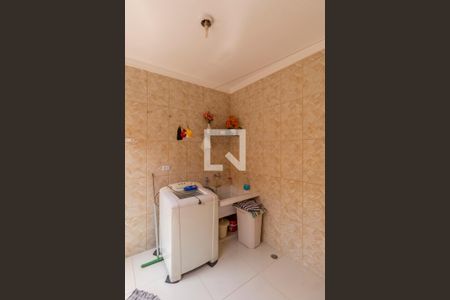 Casa à venda com 220m², 5 quartos e 2 vagasCasa 1 -  Área de Serviço