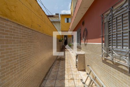 Casa à venda com 220m², 5 quartos e 2 vagasCorredor Externo 