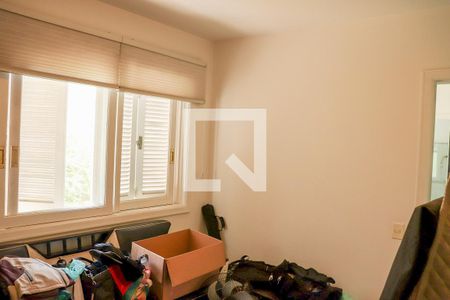 Casa de condomínio à venda com 720m², 5 quartos e 3 vagas Casa de condomínio à venda com 720m², 5 quartos e 3 vagasQuarto 2