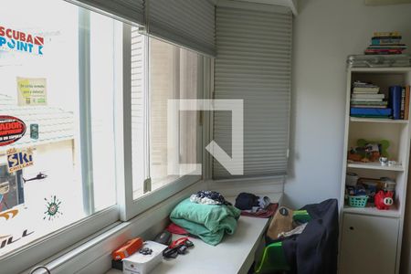 Casa de condomínio à venda com 720m², 5 quartos e 3 vagas Casa de condomínio à venda com 720m², 5 quartos e 3 vagasSuíte