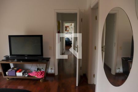 Casa de condomínio à venda com 720m², 5 quartos e 3 vagas Casa de condomínio à venda com 720m², 5 quartos e 3 vagasSuíte 2