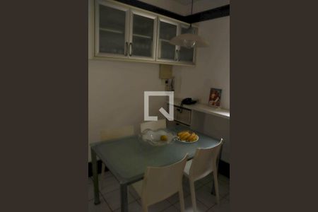 Casa de condomínio à venda com 720m², 5 quartos e 3 vagas Casa de condomínio à venda com 720m², 5 quartos e 3 vagasCozinha