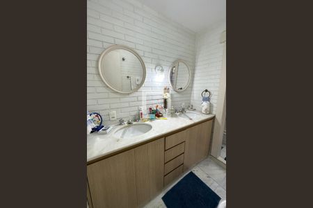 Apartamento à venda com 211m², 4 quartos e 1 vagaBanheiro Social