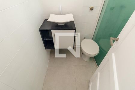 Banheiro de kitnet/studio para alugar com 1 quarto, 30m² em Higienópolis, São Paulo