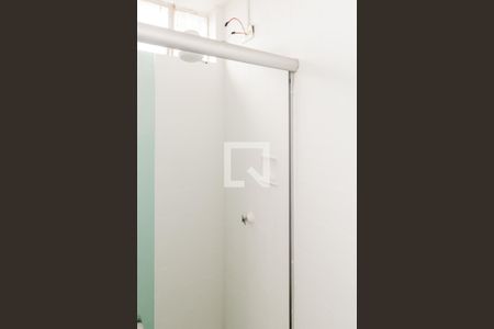 Banheiro de kitnet/studio para alugar com 1 quarto, 30m² em Higienópolis, São Paulo