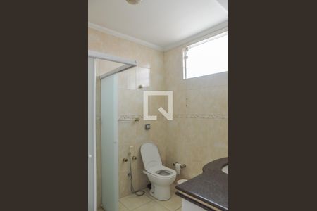 Casa à venda com 290m², 3 quartos e 5 vagasBanheiro da Suíte 2