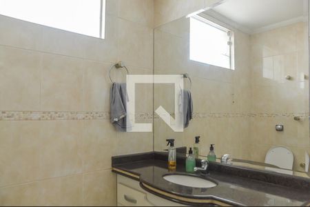 Casa à venda com 290m², 3 quartos e 5 vagasBanheiro da Suíte 2