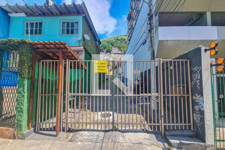 Casa à venda com 123m², 3 quartos e 1 vaga Casa à venda com 123m², 3 quartos e 1 vagaFachada do Condomínio