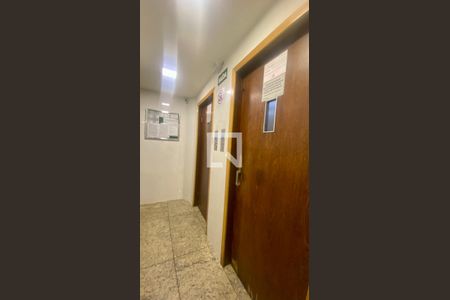 Apartamento à venda com 70m², 3 quartos e sem vagaElevador