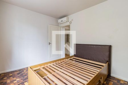 Dormitório de apartamento à venda com 3 quartos, 70m² em Rio Branco, Porto Alegre