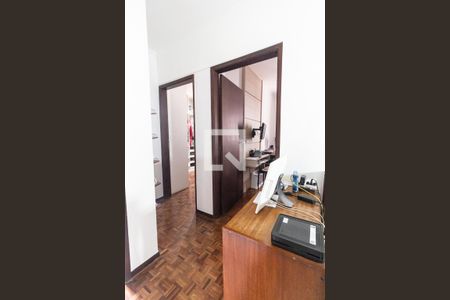 Casa à venda com 185m², 3 quartos e 2 vagas Casa à venda com 185m², 3 quartos e 2 vagasCorredor