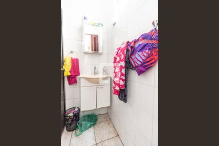 Casa à venda com 185m², 3 quartos e 2 vagas Casa à venda com 185m², 3 quartos e 2 vagasBanheiro de serviço