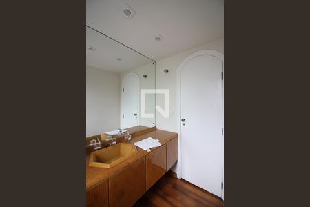 Apartamento à venda com 400m², 4 quartos e 4 vagasBanheiro 1