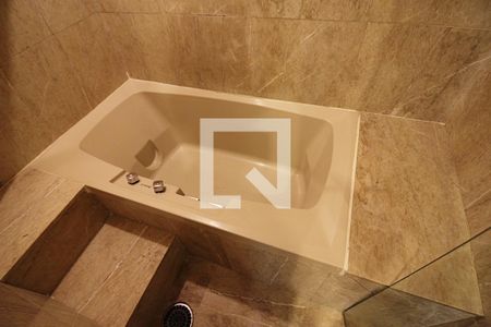 Apartamento à venda com 400m², 4 quartos e 4 vagasQuarto 2 - Suíte Banheiro