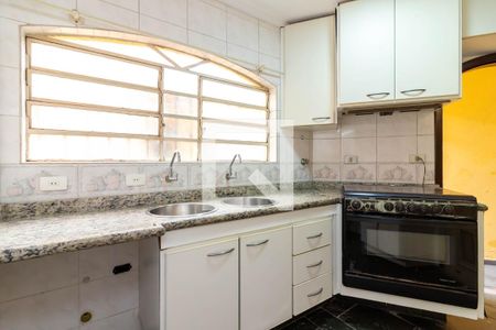 Casa à venda com 220m², 3 quartos e 3 vagas Casa à venda com 220m², 3 quartos e 3 vagasCozinha