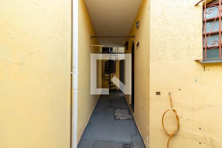 Casa à venda com 220m², 3 quartos e 3 vagas Casa à venda com 220m², 3 quartos e 3 vagasCorredor Lateral