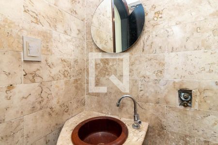 Casa à venda com 220m², 3 quartos e 3 vagas Casa à venda com 220m², 3 quartos e 3 vagasLavabo 2