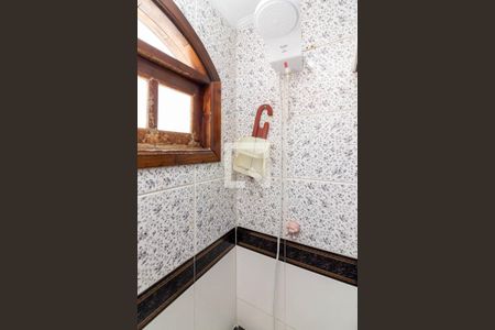 Casa à venda com 220m², 3 quartos e 3 vagas Casa à venda com 220m², 3 quartos e 3 vagasBanheiro da Suíte 2