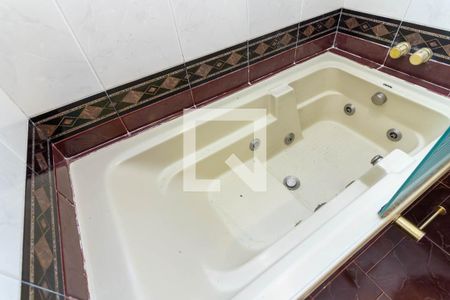 Casa à venda com 220m², 3 quartos e 3 vagas Casa à venda com 220m², 3 quartos e 3 vagasBanheiro da Suíte 1