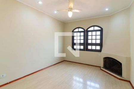 Casa à venda com 220m², 3 quartos e 3 vagas Casa à venda com 220m², 3 quartos e 3 vagasSuíte 1