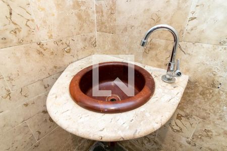 Casa à venda com 220m², 3 quartos e 3 vagas Casa à venda com 220m², 3 quartos e 3 vagasLavabo 2