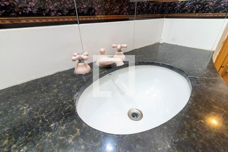 Casa à venda com 220m², 3 quartos e 3 vagas Casa à venda com 220m², 3 quartos e 3 vagasBanheiro da Suíte 2