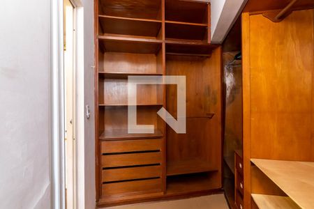 Casa à venda com 220m², 3 quartos e 3 vagas Casa à venda com 220m², 3 quartos e 3 vagasCloset da Suíte 1