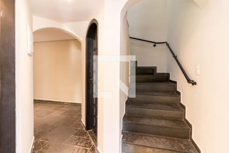 Casa à venda com 220m², 3 quartos e 3 vagas Casa à venda com 220m², 3 quartos e 3 vagasCorredor Térreo