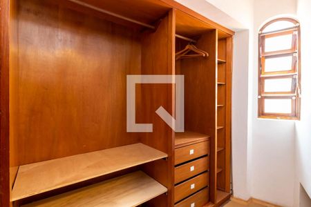 Casa à venda com 220m², 3 quartos e 3 vagas Casa à venda com 220m², 3 quartos e 3 vagasCloset da Suíte 1