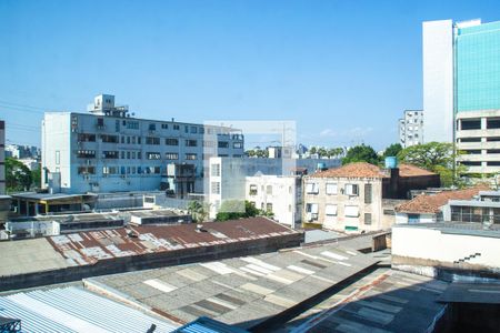 Vista sala de apartamento à venda com 1 quarto, 45m² em Azenha, Porto Alegre