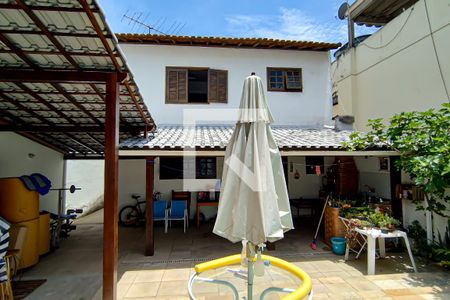 Casa à venda com 110m², 3 quartos e 2 vagas Casa à venda com 110m², 3 quartos e 2 vagasarea de lazer