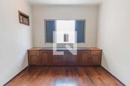 Casa para alugar com 170m², 3 quartos e 2 vagasQuarto 1